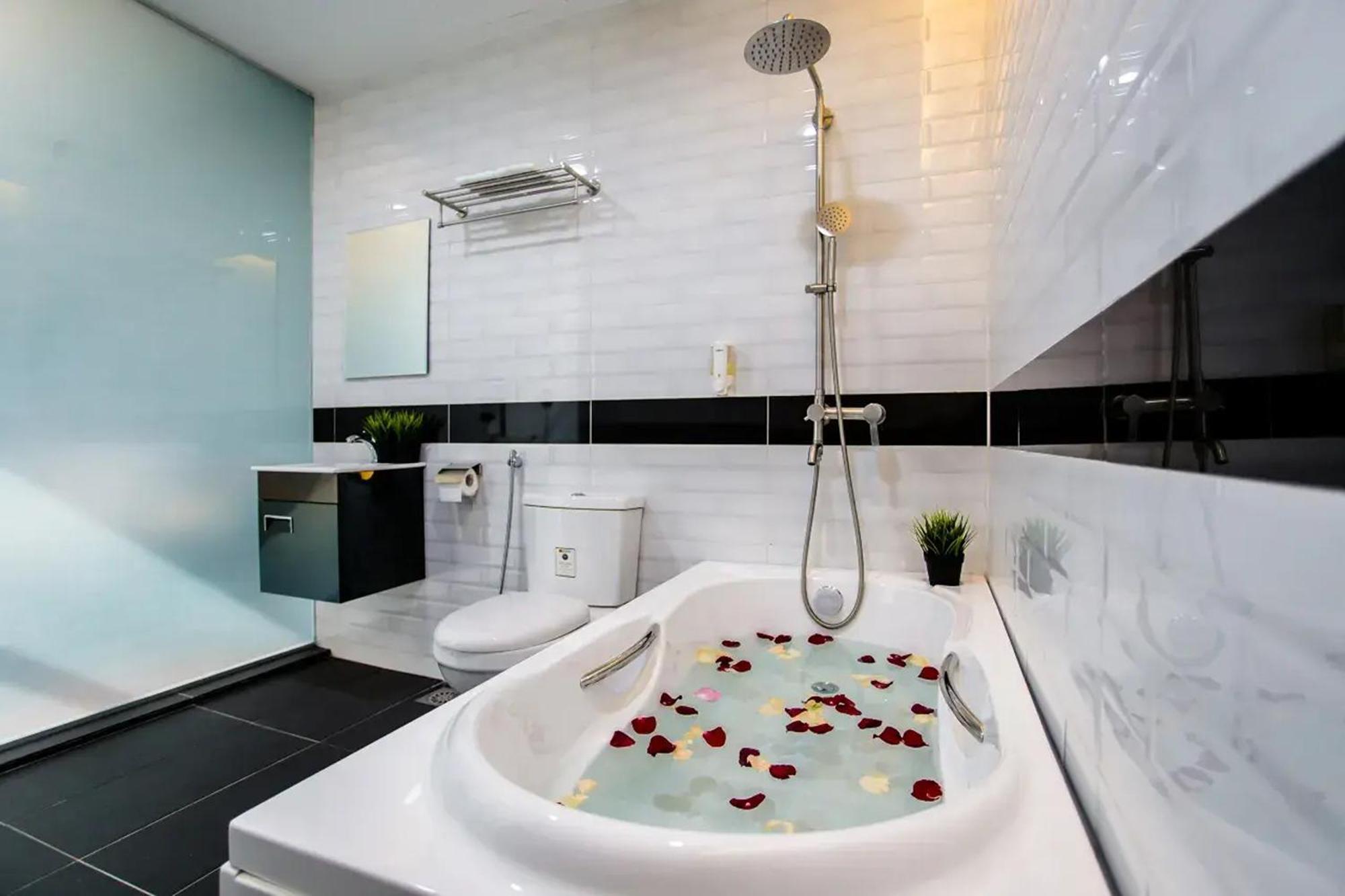 Jenjarom Boutique Hotel Бантинг Экстерьер фото